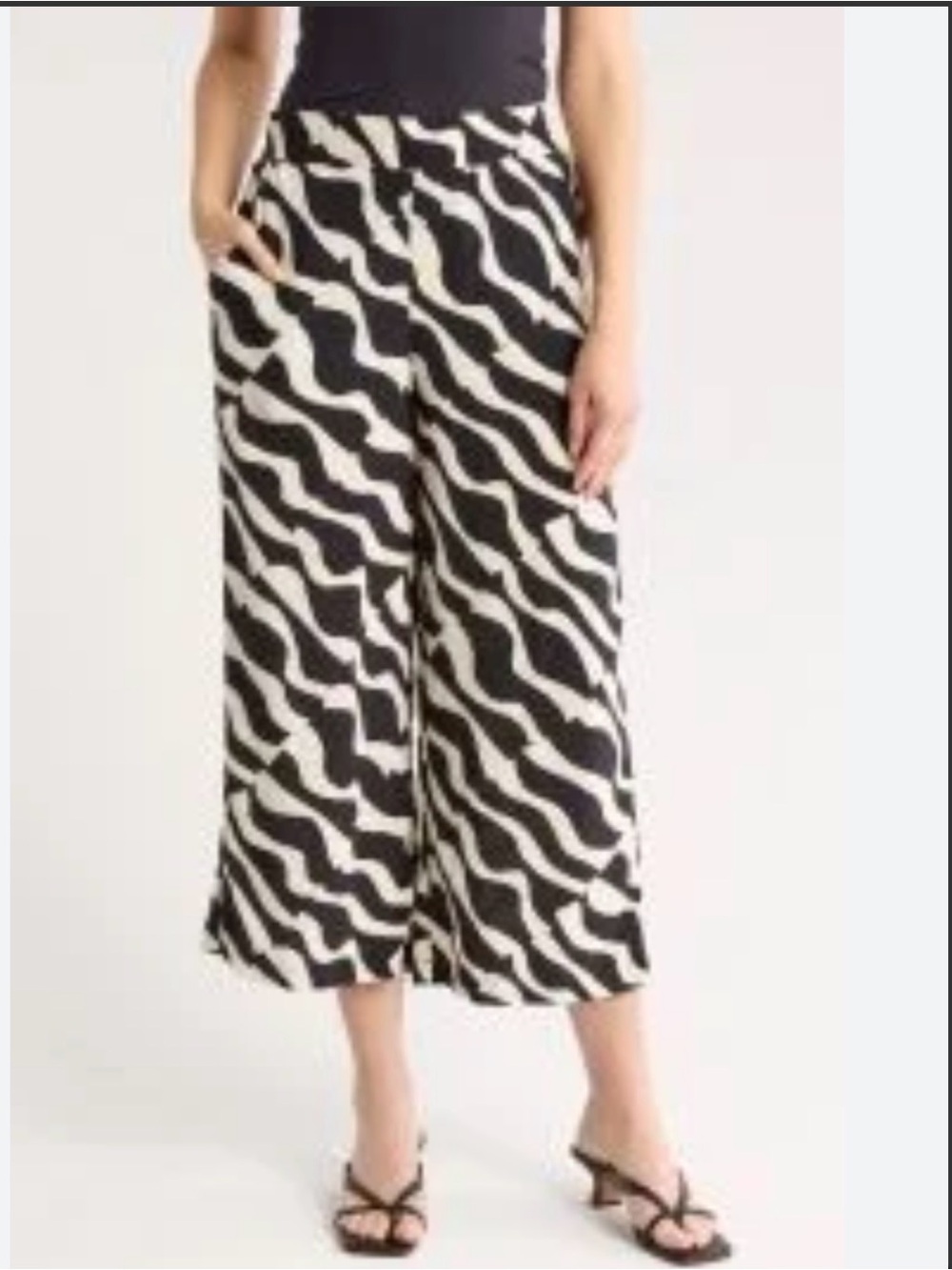 T Tahari Women’s Size Large Pull On Black White Ankle Crop Wide Leg Pants